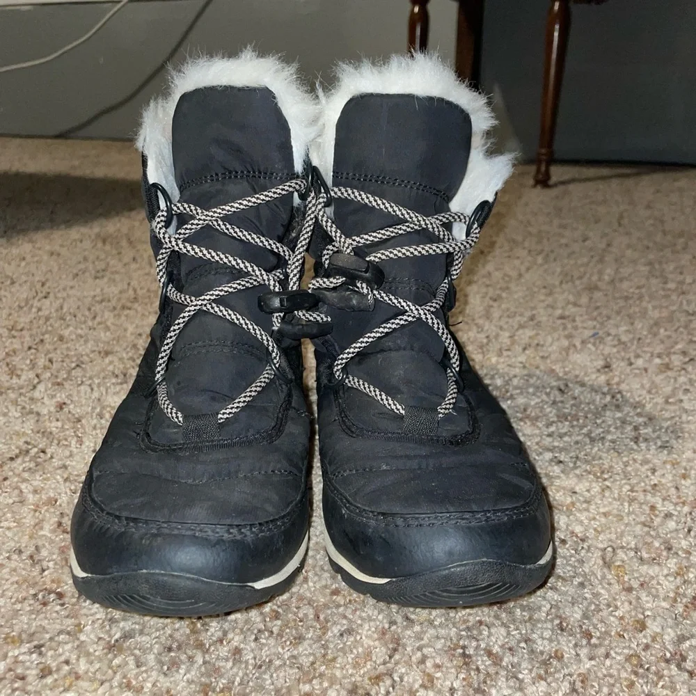 Sorel used waterproof